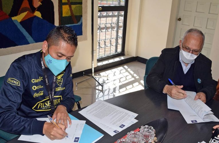 PUCE-SI y FEDELIGAS Imbabura firman un convenio interinstitucional