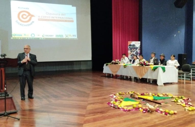 Clausura del Congreso Internacional de  Revitalización Lingüística organizado en el complejo cultural Fábrica Imbabura