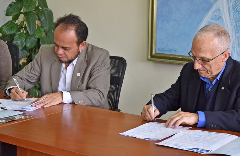 La PUCE Ibarra firmó un convenio de cooperación técnica-científica con YACHAY TECH