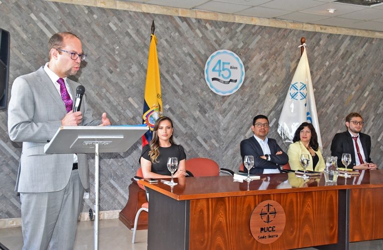 Estudiantes de la carrera de Derecho participaron en la presentación del libro: Teoría General del Estado Ecuatoriano