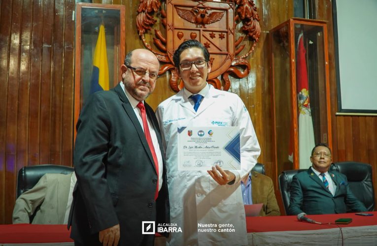 Reconocimiento Dr. Martín Arias de la Escuela Ciencias de la Salud